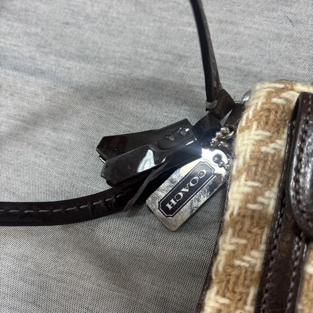 Coach Houndstooth Wool & Suede Tweed Turn Lock Wristlet Tan Brown
